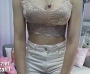 silvatail is a 18 year old female webcam sex model.