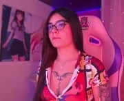 evangelin_love is a 18 year old female webcam sex model.