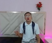 shinedark_tay is a 19 year old shemale webcam sex model.