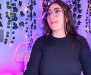 samii_evans is a 21 year old female webcam sex model.