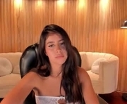 sussanelliot is a 25 year old female webcam sex model.