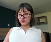 vandalovee is a  year old female webcam sex model.