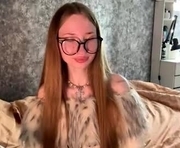 carlatankersley is a 18 year old female webcam sex model.