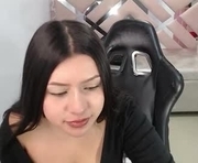 gia_ch is a 19 year old female webcam sex model.
