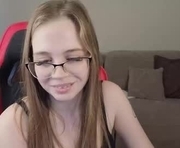 mia_dixson is a 19 year old female webcam sex model.