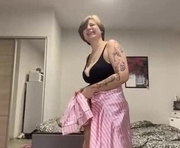 mingjorgenson is a 18 year old female webcam sex model.