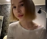 gigikray is a 18 year old female webcam sex model.