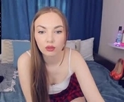 sofisoulx is a 18 year old female webcam sex model.