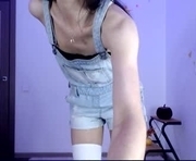 crystalnut is a 29 year old female webcam sex model.