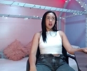 keilyross is a 18 year old female webcam sex model.