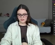 uhhh_my is a 18 year old female webcam sex model.