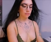 ninamonroee is a  year old female webcam sex model.