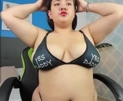 nadine_russo is a  year old female webcam sex model.