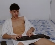 john_ssnow29 is a 19 year old male webcam sex model.