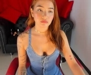 madelain_egan is a 22 year old female webcam sex model.