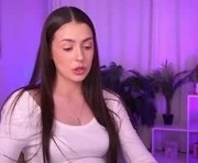 emiliyaroude is a 21 year old female webcam sex model.