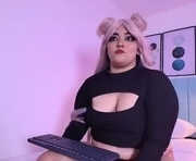hinazuru is a 18 year old female webcam sex model.