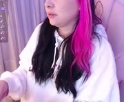 skypayton is a 35 year old female webcam sex model.