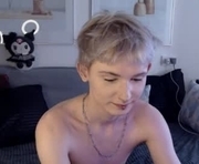 kessy_white is a 19 year old male webcam sex model.