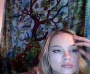 teddysky69 is a 22 year old female webcam sex model.