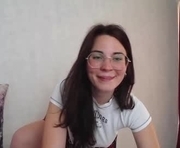 jadi_meow246 is a 18 year old female webcam sex model.