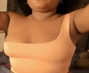 carolinnagomez is a  year old female webcam sex model.