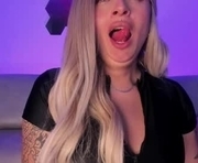 scarlett_collins_ is a  year old female webcam sex model.