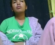 rosia685234 is a  year old female webcam sex model.