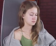 evemundie is a 19 year old female webcam sex model.