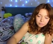 ellisunny is a 19 year old female webcam sex model.
