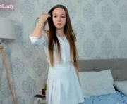 elwineganter is a 18 year old female webcam sex model.