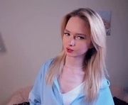 h0lyangel is a 18 year old female webcam sex model.
