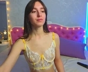 ariana_petite is a 24 year old female webcam sex model.
