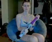 daisy_dobby_dottie is a 18 year old female webcam sex model.
