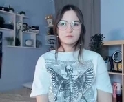 katebronx is a 18 year old female webcam sex model.