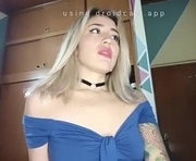 blondiebunniee is a 21 year old female webcam sex model.