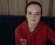 luisa_rosee is a 18 year old female webcam sex model.
