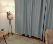 heleshican is a 18 year old female webcam sex model.