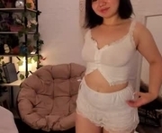 moanlight__ is a 18 year old female webcam sex model.