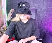 silverfairyx is a 20 year old female webcam sex model.