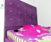 mistileav is a 19 year old shemale webcam sex model.