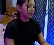 ise_lunny is a 19 year old female webcam sex model.