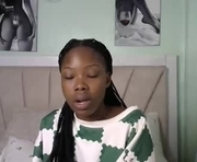 lunar_chocolate000 is a 21 year old female webcam sex model.