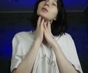 dreamyecho is a 18 year old female webcam sex model.