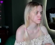 fox_glove is a 22 year old female webcam sex model.