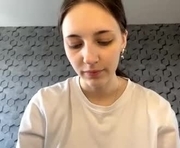 linwanders is a 18 year old female webcam sex model.
