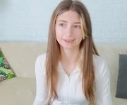 cesolin is a 20 year old female webcam sex model.