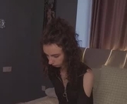 alvanalbach is a 18 year old female webcam sex model.