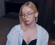 lidiaklemencic is a 18 year old female webcam sex model.