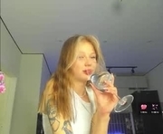 your_alice0 is a 19 year old female webcam sex model.